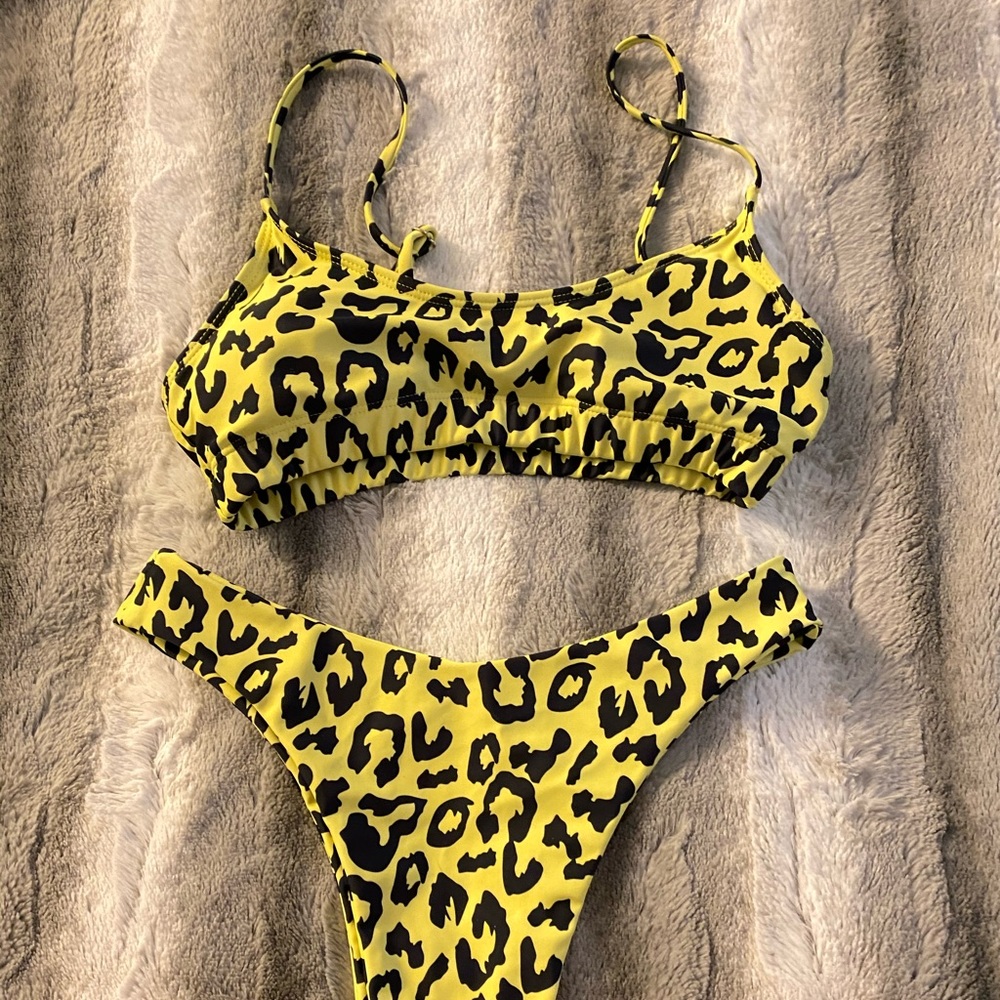 Thong bikini